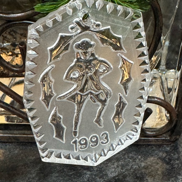 Waterford Crystal 1993 ornament - Picture 8 of 11